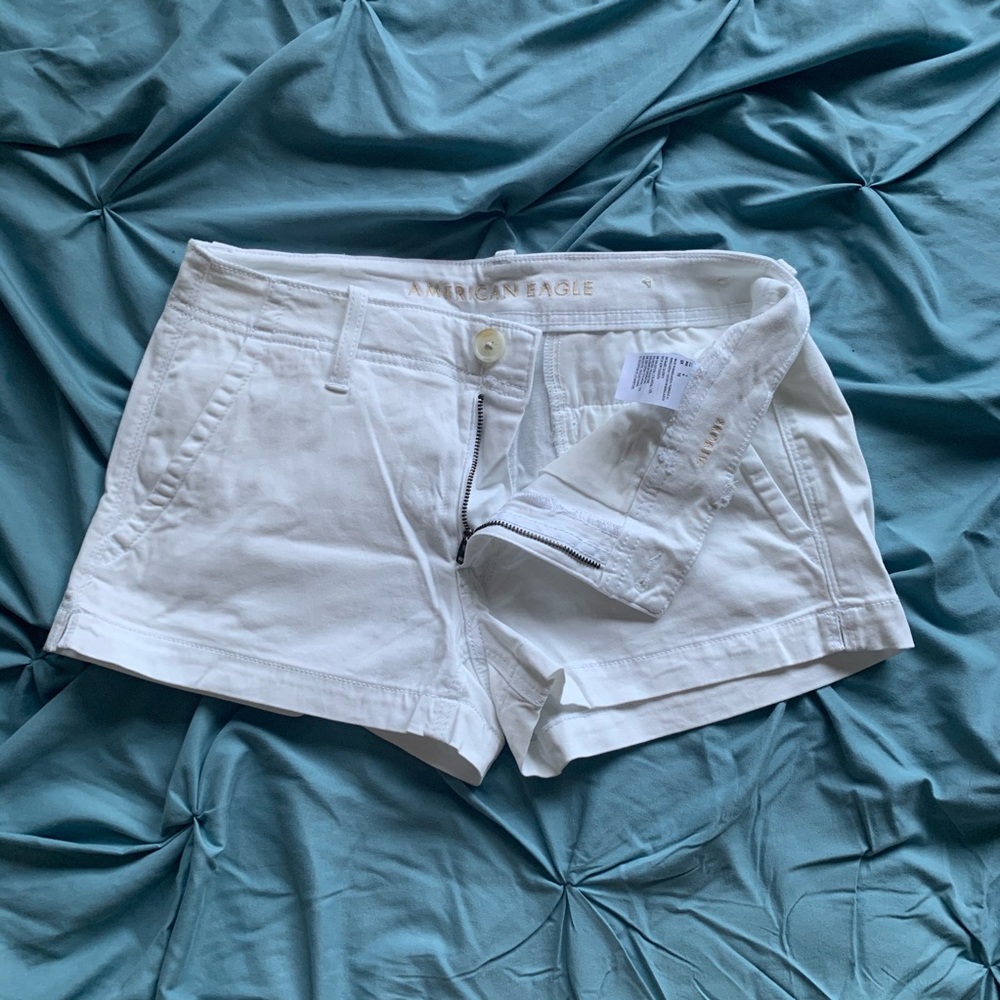 American Eagle white shorts